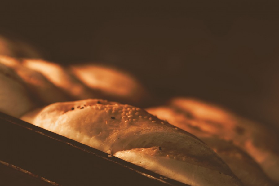 Quel type de four est recommandé pour cuire du pain de manière optimale ?